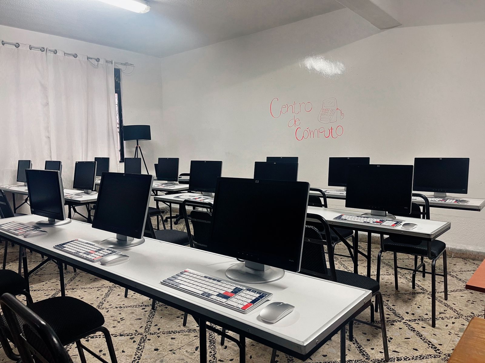 Imagen del laboratorio de la Preparatoria
